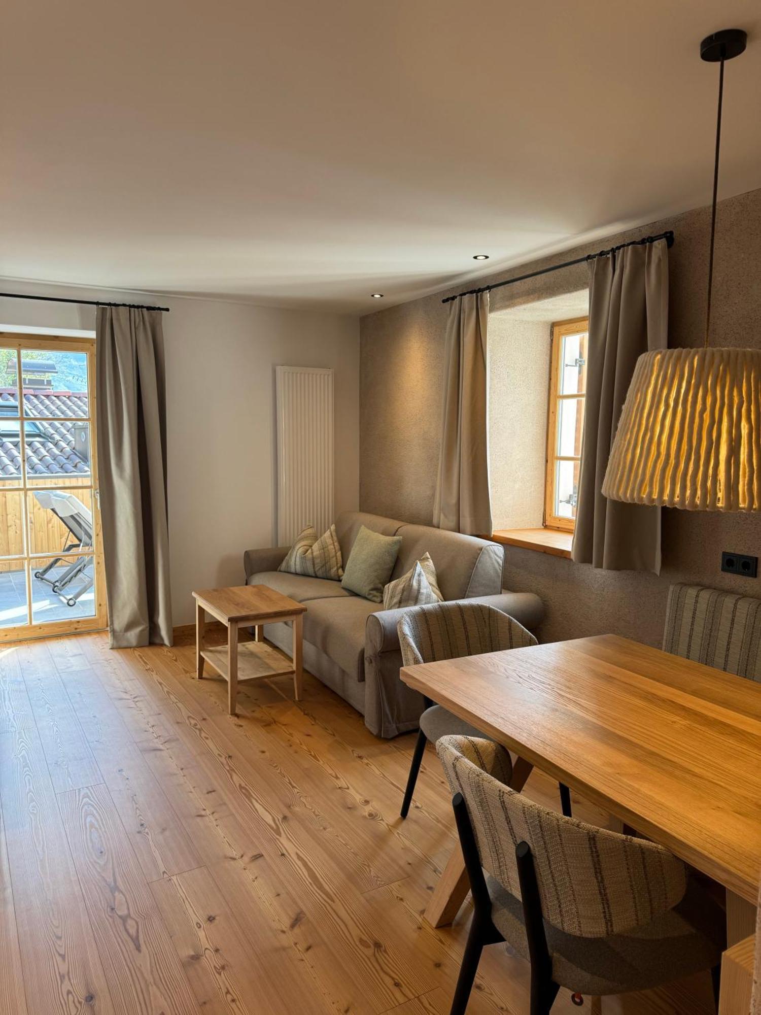 Huber Unterm Baum Apartment Lagundo Bagian luar foto